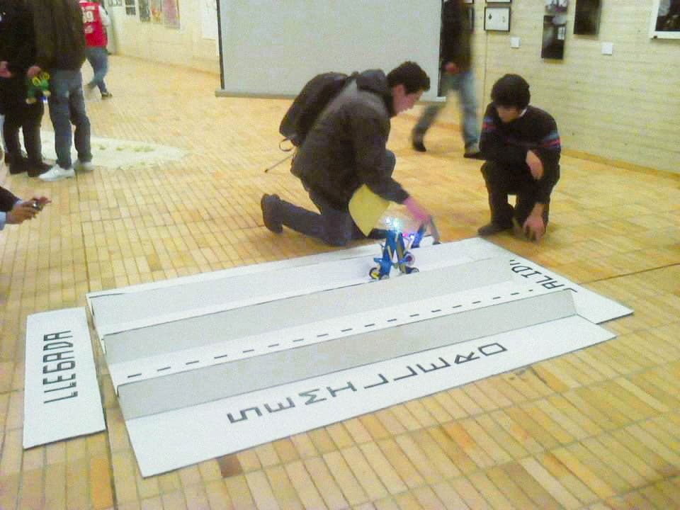 Carousel image ${index + 1}